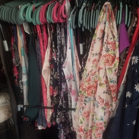 HUGE SELECTION OF TORRID TOPS - Picture 2 of 2